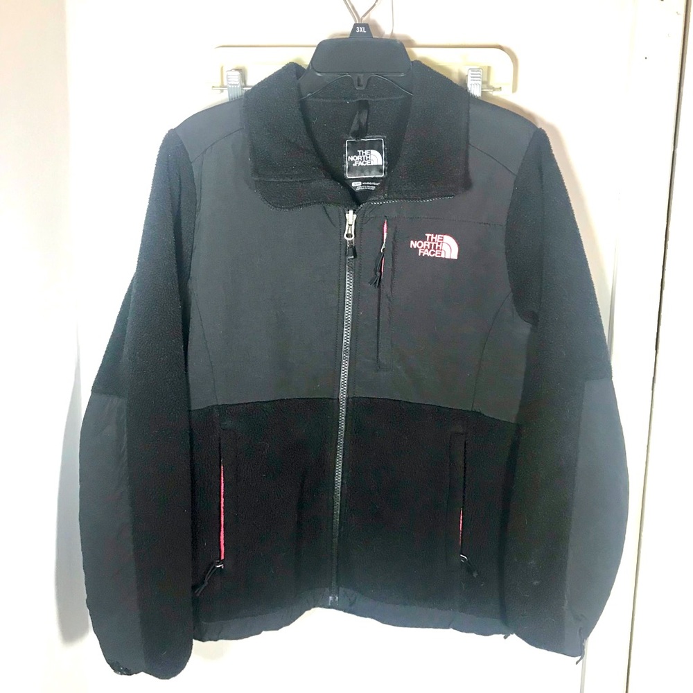 Womens North Face black jacket size S/P Preowned.